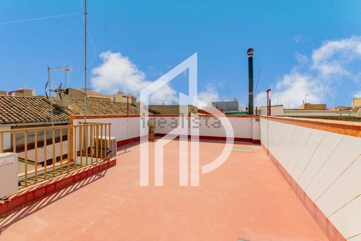 Chalet pareado en Calle Málaga. Terraza
